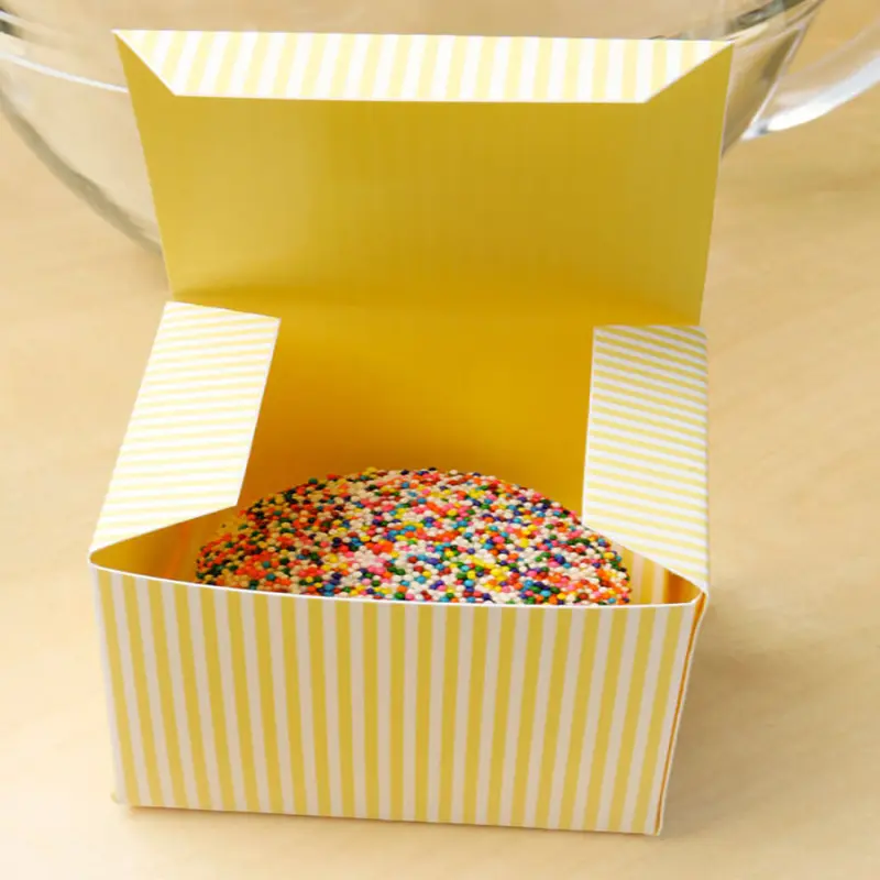 Cake Box with Window, White Bakery Boxes, Large Baking Boxes, Square Cardboard Cake Box for Multi-Layer Cakes, Cake Decorating Supplies for Gift Giving