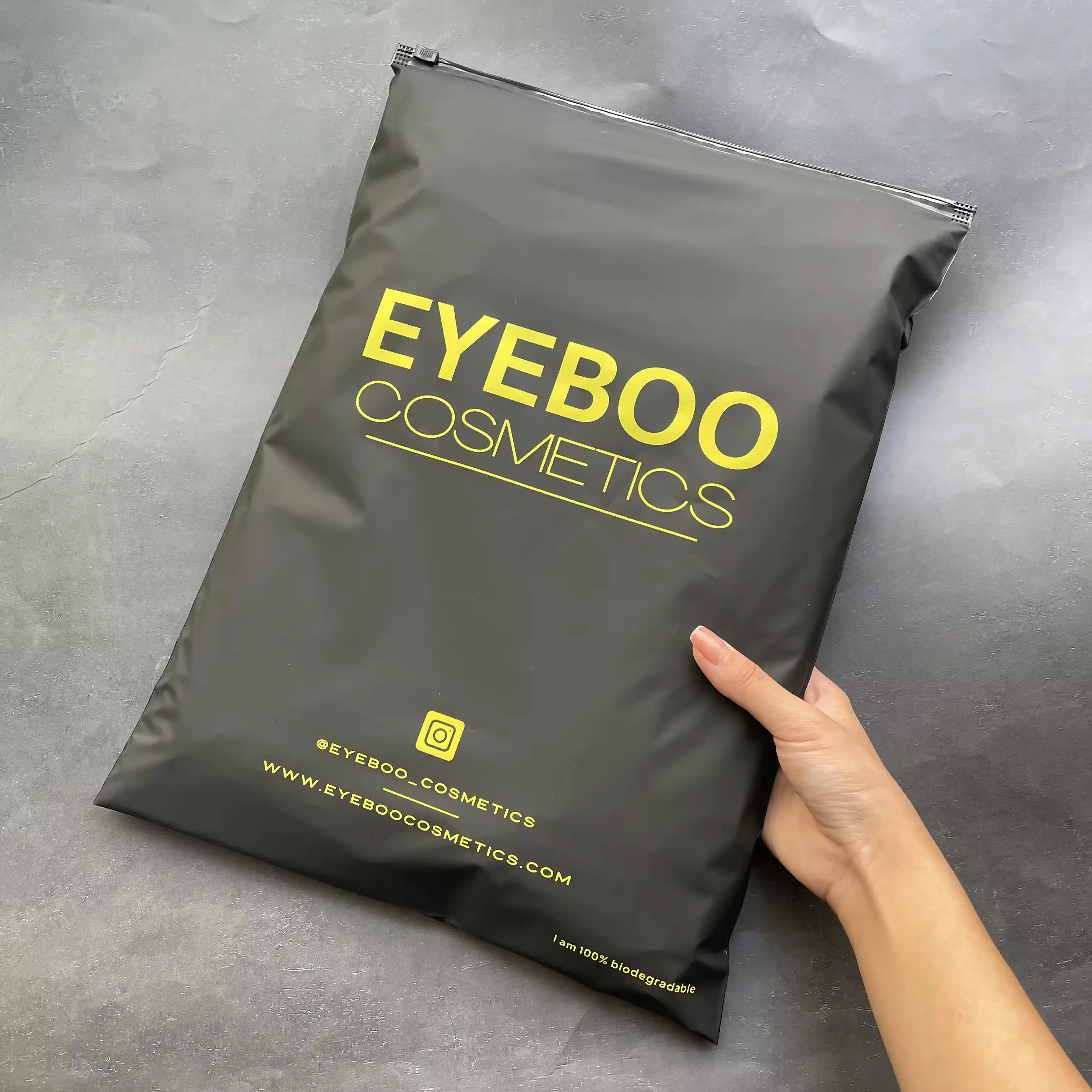 Luxury matte black zipper bag with logo custom